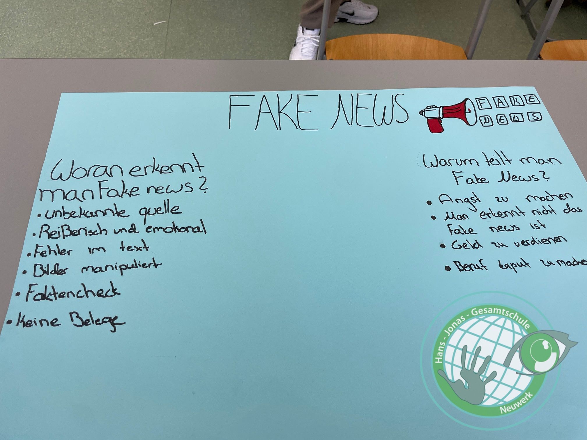 18Fake Newsklein